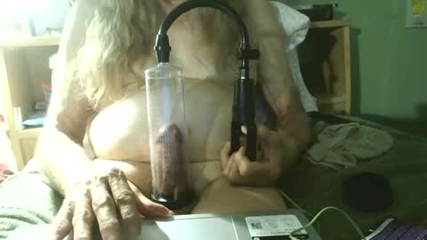 Snapshot of johnnieq1971 chatting on 28, 5, 2026 johnnieq1971 online show from 28, 5, 2026