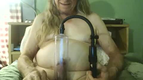Snapshot of johnnieq1971 chatting on 29, 5, 2026 johnnieq1971 online show from 29, 5, 2026