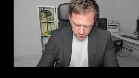 johnnydough82 online show from 20, 12, 2024