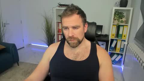 johnnydough82 online show from 5, 12, 2025