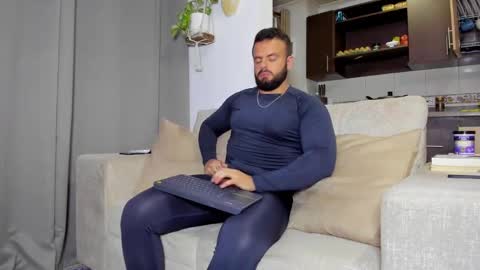 Snapshot of johnnygrayson_ chatting on 11, 12, 2024 JOHNNY online show from 11, 12, 2024