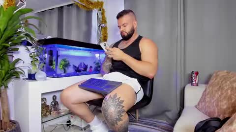 Snapshot of johnnygrayson_ chatting on 20, 12, 2024 JOHNNY online show from 20, 12, 2024