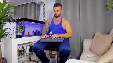 Snapshot of johnnygrayson_ chatting on 26, 12, 2024 JOHNNY online show from 26, 12, 2024