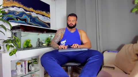 Snapshot of johnnygrayson_ chatting on 12, 2, 2025 JOHNNY online show from 12, 2, 2025