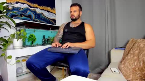 Snapshot of johnnygrayson_ chatting on 19, 2, 2025 JOHNNY online show from 19, 2, 2025