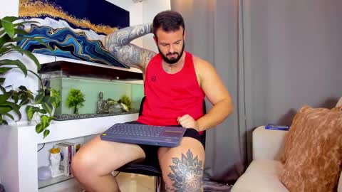 Snapshot of johnnygrayson_ chatting on 23, 2, 2025 JOHNNY online show from 23, 2, 2025