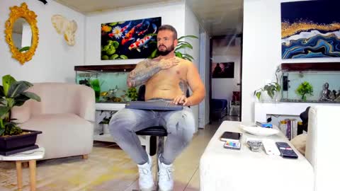 Snapshot of johnnygrayson_ chatting on 8, 3, 2025 JOHNNY online show from 8, 3, 2025