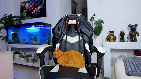 Snapshot of johnnygrayson_ chatting on 19, 9, 2025 JOHNNY online show from 19, 9, 2025