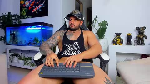 Snapshot of johnnygrayson_ chatting on 29, 9, 2025 JOHNNY online show from 29, 9, 2025