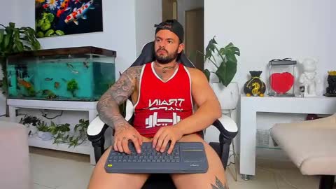 Snapshot of johnnygrayson_ chatting on 4, 10, 2025 JOHNNY online show from 4, 10, 2025