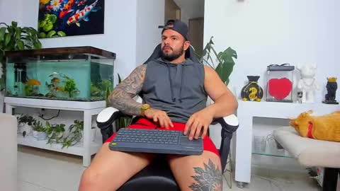 Snapshot of johnnygrayson_ chatting on 5, 10, 2025 JOHNNY online show from 5, 10, 2025