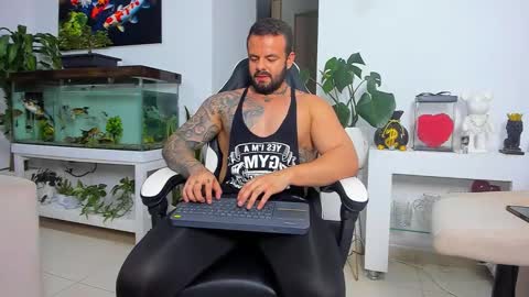 Snapshot of johnnygrayson_ chatting on 7, 10, 2025 JOHNNY online show from 7, 10, 2025