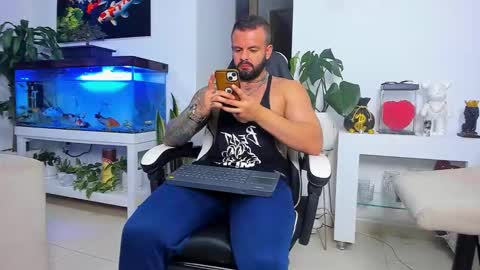 Snapshot of johnnygrayson_ chatting on 16, 10, 2025 JOHNNY online show from 16, 10, 2025