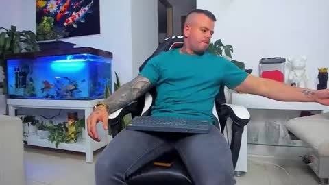 Snapshot of johnnygrayson_ chatting on 26, 10, 2025 JOHNNY online show from 26, 10, 2025