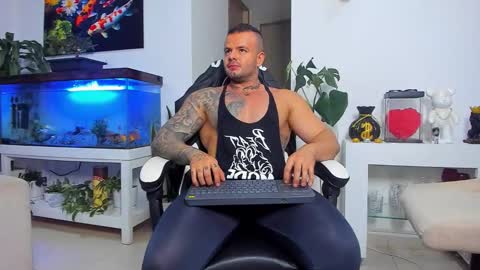 Snapshot of johnnygrayson_ chatting on 29, 10, 2025 JOHNNY online show from 29, 10, 2025