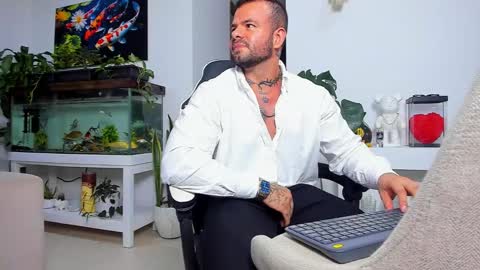 Snapshot of johnnygrayson_ chatting on 7, 11, 2025 JOHNNY online show from 7, 11, 2025