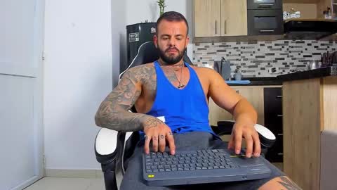 Snapshot of johnnygrayson_ chatting on 24, 11, 2025 JOHNNY online show from 24, 11, 2025