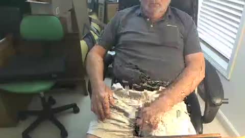 johnnys110153 online show from 13, 4, 2026