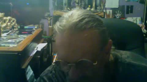 johnnyshung1 online show from 9, 9, 2025