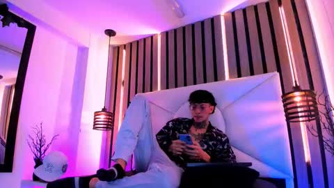 johnsonisaac94  online show from 17, 9, 2025