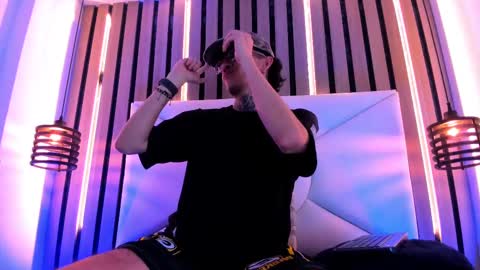 johnsonisaac94  online show from 18, 9, 2025