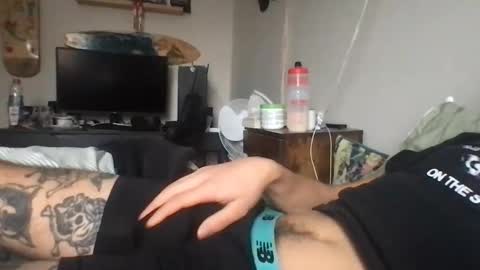 Snapshot of johntizzz chatting on 16, 12, 2025 johntizzz online show from 16, 12, 2025