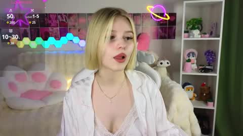 Snapshot of joice_queen chatting on 4, 3, 2025 Paula online show from 4, 3, 2025