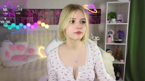 Snapshot of joice_queen chatting on 12, 3, 2025 Paula online show from 12, 3, 2025