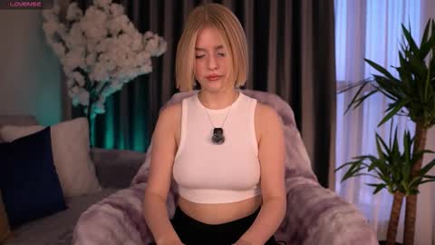 Snapshot of joice_queen chatting on 29, 9, 2025 Paula online show from 29, 9, 2025