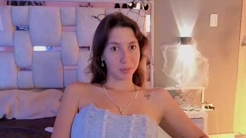 Snapshot of jolie_lov chatting on 10, 10, 2025 jolie_lov online show from 10, 10, 2025
