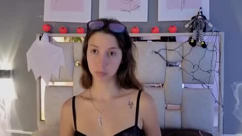 Snapshot of jolie_lov chatting on 11, 10, 2025 jolie_lov online show from 11, 10, 2025