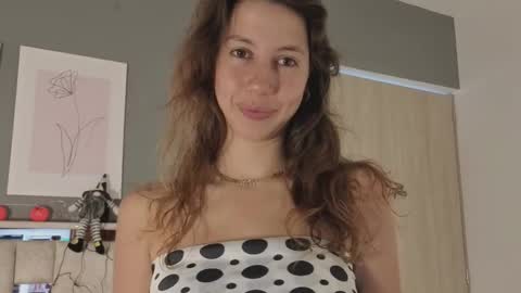 Snapshot of jolie_lov chatting on 18, 10, 2025 jolie_lov online show from 18, 10, 2025