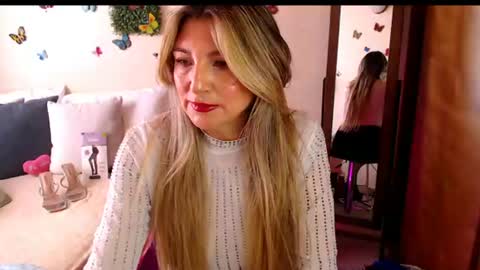 Snapshot of jolie_mature_ chatting on 4, 7, 2026 Jolie Mature online show from 4, 7, 2026