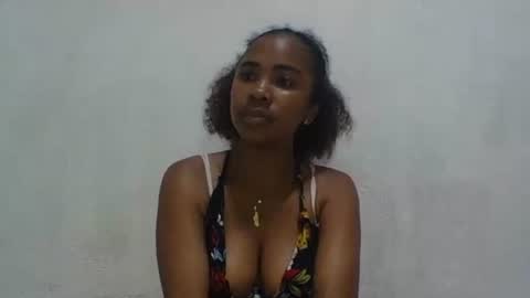 Snapshot of joliedonnue chatting on 2, 12, 2025 joliedonnue online show from 2, 12, 2025