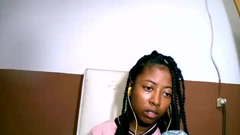 joliekah27 online show from 16, 2, 2025