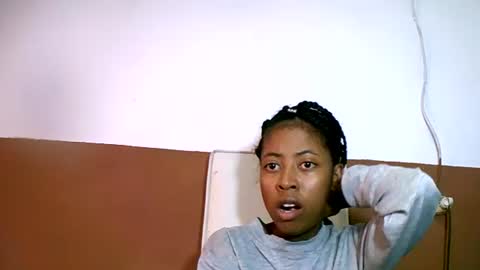 joliekah27 online show from 16, 2, 2025