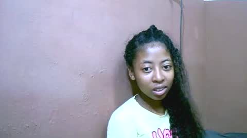 joliekah27 online show from 25, 2, 2025