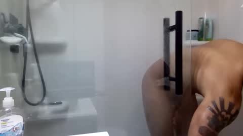 Snapshot of jomorales2024 chatting on 8, 10, 2025 JMorales online show from 8, 10, 2025