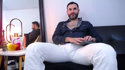  JONAS BEARD  online show from 4, 1, 2025
