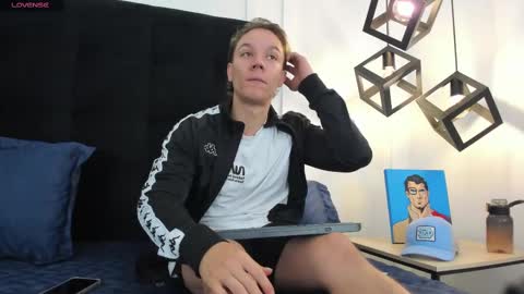 Jonathan Danielss  online show from 5, 3, 2025