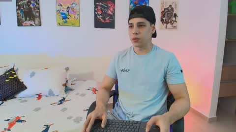 Instagram jonathanfit14 online show from 8, 4, 2026