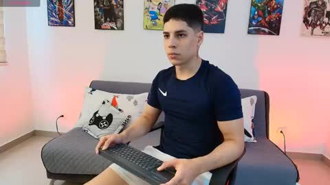 Instagram jonathanfit14 online show from 14, 4, 2026