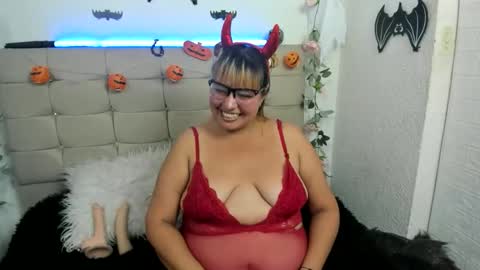 Snapshot of jones_scarlet chatting on 30, 10, 2025 Scarlet online show from 30, 10, 2025
