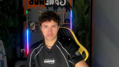 Snapshot of jonny_dark chatting on 28, 11, 2025 Jonny online show from 28, 11, 2025