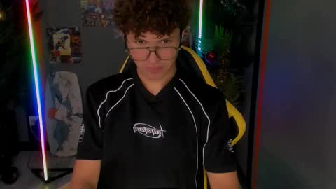 Snapshot of jonny_dark chatting on 18, 12, 2025 Jonny online show from 18, 12, 2025