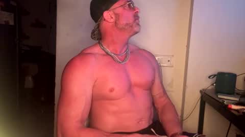 Snapshot of jonnycockfill chatting on 19, 11, 2025 Jonny Cockfill online show from 19, 11, 2025