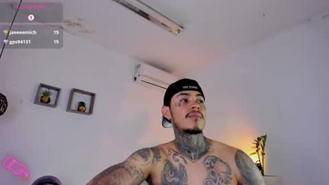 Snapshot of jordansmiith_ chatting on 19, 2, 2025 Jordan Smith online show from 19, 2, 2025