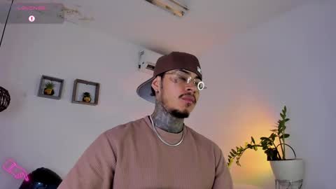 Snapshot of jordansmiith_ chatting on 22, 2, 2025 Jordan Smith online show from 22, 2, 2025