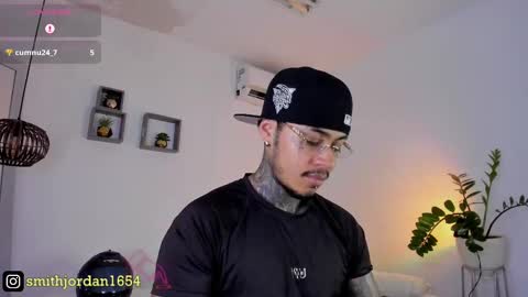 Snapshot of jordansmiith_ chatting on 25, 2, 2025 Jordan Smith online show from 25, 2, 2025