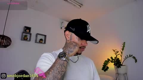 Snapshot of jordansmiith_ chatting on 28, 2, 2025 Jordan Smith online show from 28, 2, 2025